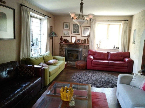 Casa En Los Acacios, 320 M², 6 Dormitorios, Cerca De Clínica