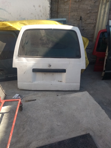 Tapa Cajuela De Nissan Urvan Mod. 1999-2003