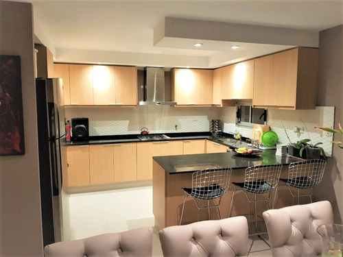 Vendo Calido Hogar De 3 Dor. En Manantiales-solares!!! Cocina De Tus Sueños!