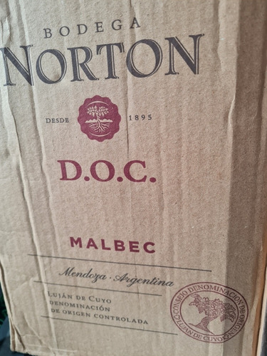 Imagem 3 de 3 de Vinho Argentino Norton Doc Malbec 750ml