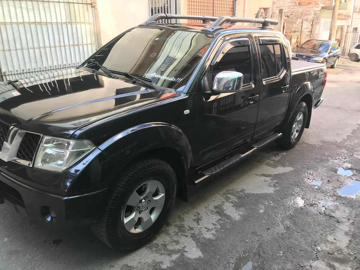 Nissan Frontier 2.5 Le Cab. Dupla 4x4 Aut. 4p