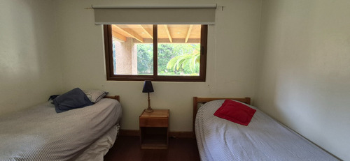 Casa Sólida Con Amplio Jardín En Las Brisas De Santo Domingo