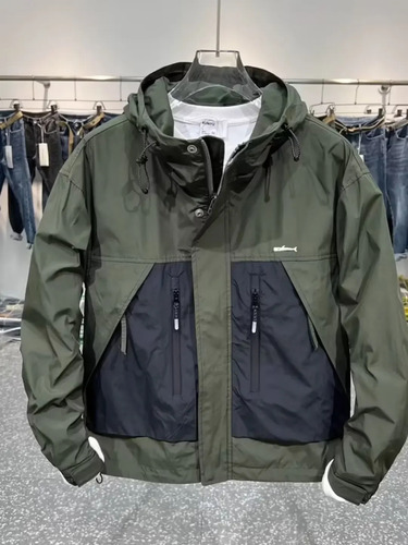 Chaqueta Cortavientos Con Capucha Y Bolsillos En Bloques De