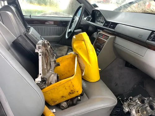 Mercedes Benz E-420, 1994 Descompuesto.