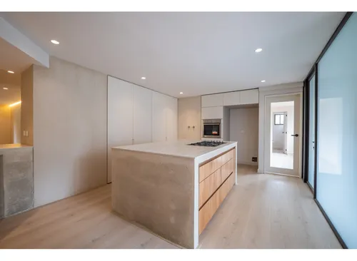 Apartamento De 189 M2 Totalmente Remodelado En La Tomatera, El Poblado