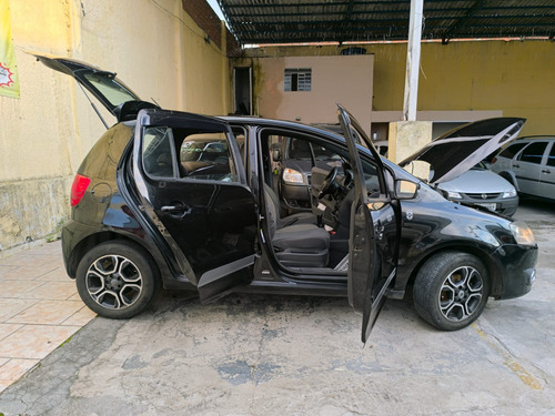 Volkswagen Fox 1.0 Seleção Tec Total Flex 5p
