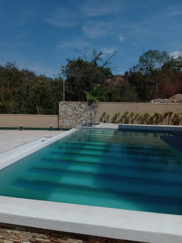 Imagen 17 de 19 de Moderno Townhouse En Cumbres De Guataparo