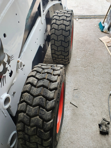 Minicargadora Bobcat Modelo S530 Año 2015 Balde Liso