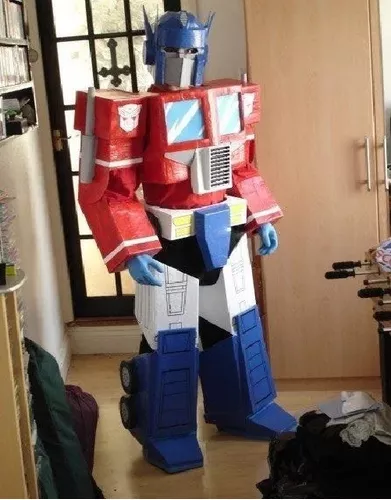 Transformers Optimus Prime personagem vivo. - Blitz Cosplay