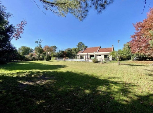 Casa En Venta - 4 Dormitorios 4 Baños - Cochera - 2.750mts2 - Pilar