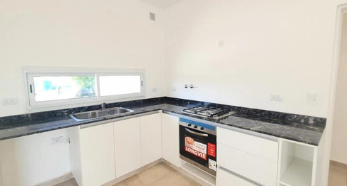 Imagen 10 de 28 de Casa En Venta En San Ramon - Pilar Del Este