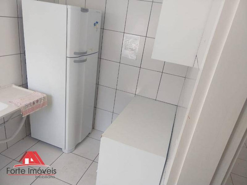 Apartamento Com 2 Quartos Amplos Em Condomínio Fechado Cg/ Rj - Ap0007