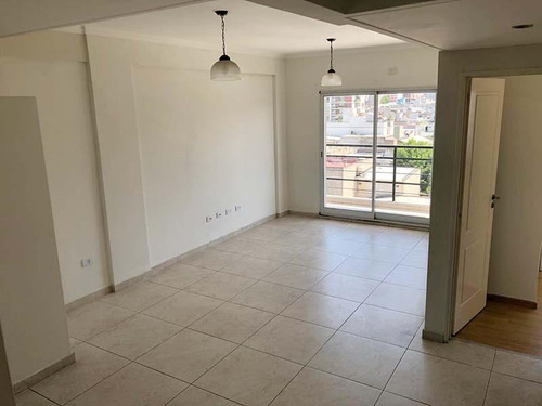 Imagen 2 de 6 de Dpto 2 Ambientes En Pleno Centro De San Martín