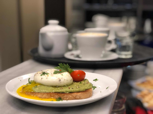 Imagen 11 de 15 de Cafetería - Restaurante, Comidas, Delivery, Ubicado En Ciudad De Mendoza, Vende Fondo De Comercio