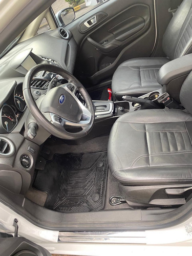 Ford Fiesta Kinetic 1.6 Titanium Powershift 120cv