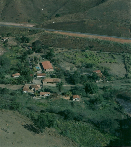 Fazenda Produtiva  Beira Do Asfalto Eixo Rj/sp/mg 