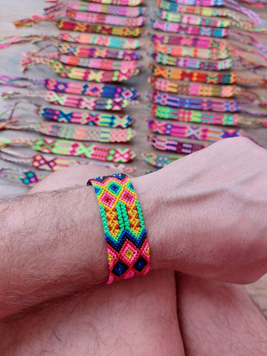 *** Pulseras Indígenas Mexicanas --- Hermosos Diseños ***