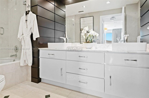 Departamento En Venta En Bal Harbour, Miami, Florida