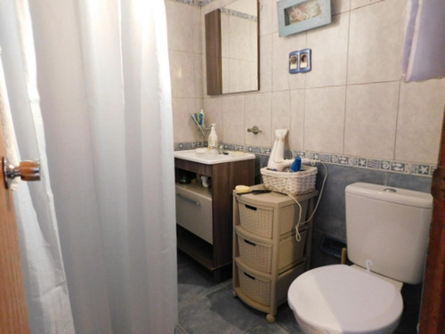 Imagen 9 de 15 de Casa De 3 Dormitorios Sobre Cnel Raíz A Pasitos De Aparicio Saravia (centro Comercial)