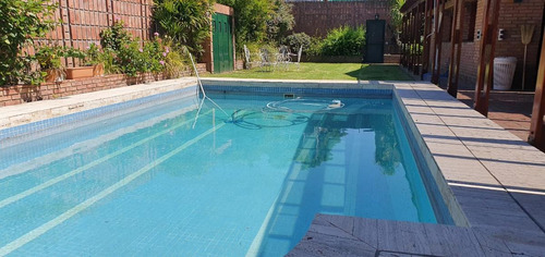 Imagen 8 de 19 de Casa En Venta, 3 Dormitorios, Alberdi, Gran Jardin, Piscina. Calidad, Rosario