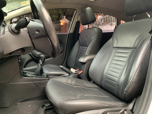 Ford Fiesta Kinetic 1.6 Titanium 120cv