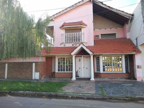 Casa En  Venta De 5 Ambientes En Florencio Varela