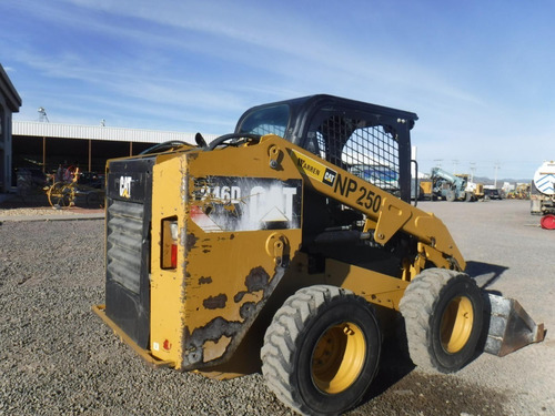 Imagen 10 de 11 de Minicargador Sobre Llantas Caterpillar 246d 2015 Folio 13589