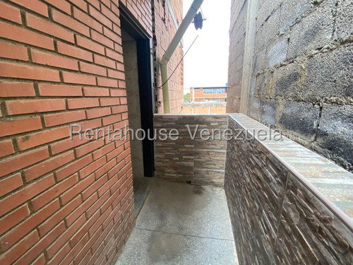 Julian Galindez Vende Edificio En Zona Centrica De Barquisimeto #25-23373
