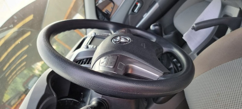 Toyota Hilux Srv 4x4 Mt