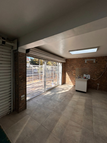 Casa Con Destino Comercial Y Recepciones Finales Al Día