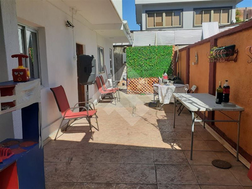 Casa En Venta De 5 Dorm. En Viña Del Mar