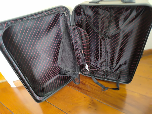 Mala Viagem Rígida Média Abs P/ Despachar 66cm 23kg + Capa Dourado Lisa (Usado)
