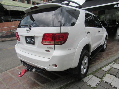 Imagen 5 de 14 de Toyota Fortuner Cc4000 4x4 Gas Gasolina