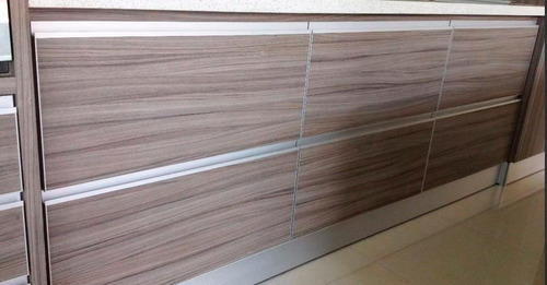Imagen 4 de 4 de Perfil De Aluminio Tirador Cuadrado 15mm Perfilería Cocina