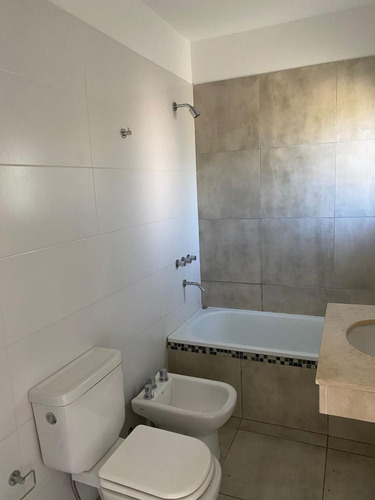 Casa En Venta De 3 Dormitorios En Villa Allende.