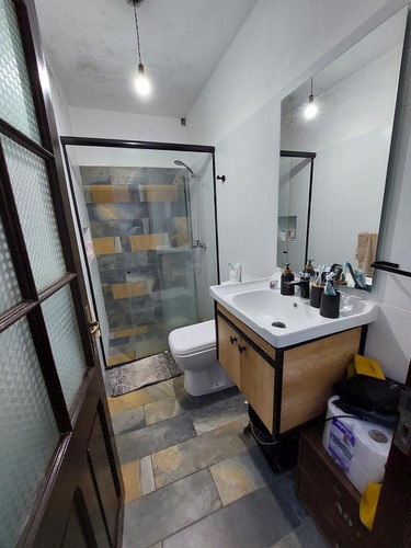 Imagen 3 de 11 de Venta De Apartamento 2 Dormitorios Más Escritorio En Tres Cruces