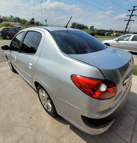 Peugeot 207 1.4 Sedan Hdi Xt