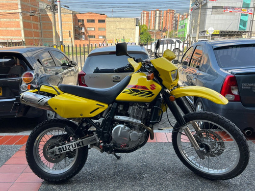 Suzuki Dr 650 Amarilla 2019