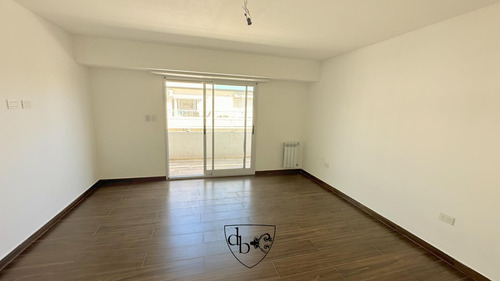 Venta De Departamento Tipo Duplex De 2 Ambientes En Pozo En Adrogué