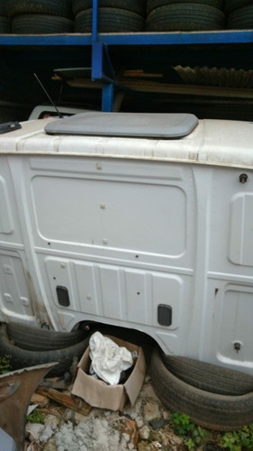 Imagem 1 de 7 de Mercedez Accelo