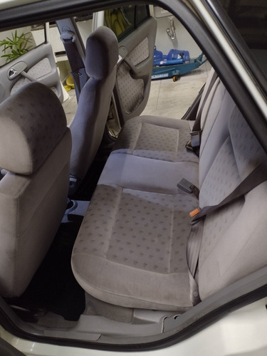Imagem 6 de 11 de Volkswagen Gol 2001 1.8 5p