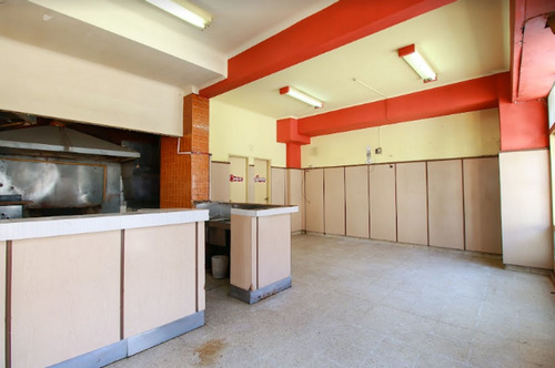 Imagen 8 de 21 de Local En Venta Montserrat Gran Vidriera Sotano