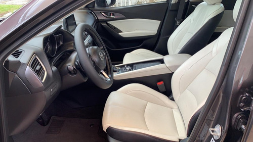 Imagen 10 de 15 de Mazda 3s Touring 2017