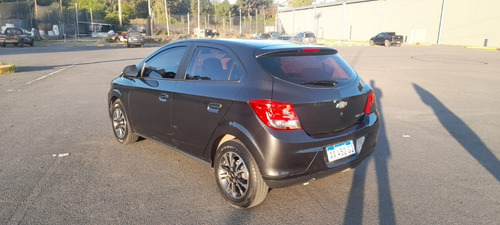 Imagen 5 de 12 de Chevrolet Onix