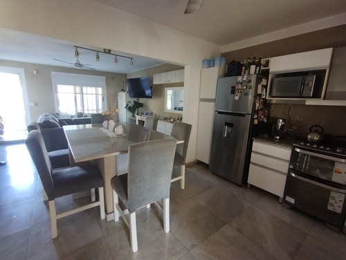 Casa Con Piscina Apta 2 Flias A 3 Cuadras De Parque Leloir