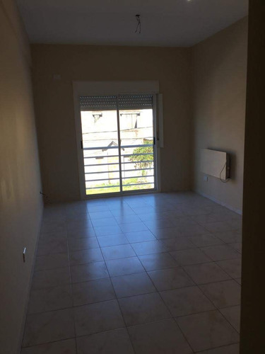 Monoambiente En Pilar Centro - Oportunidad Y Comodidad