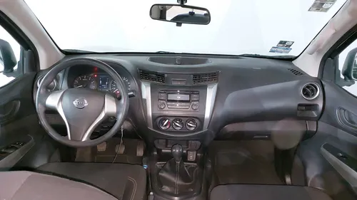 Nissan NP300 2.5 DOBLE CABINA SE AC PAQ SEG