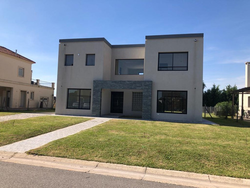 Imagen 1 de 7 de Casa En Venta En Harás Santa María!