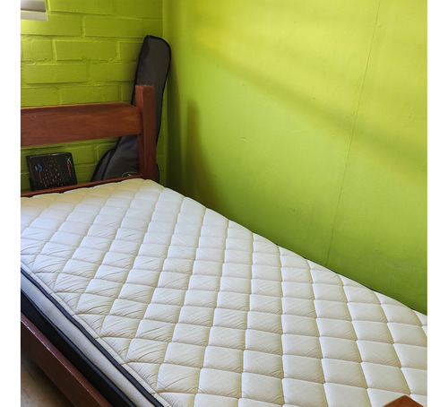 Cama De 1.5 Plaza, Con Colchón En Muy Buen Estado