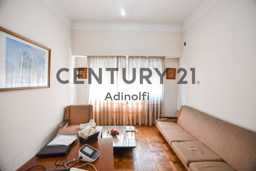 Imagen 10 de 30 de Calle 55 E/ Diag. 74 Y 14 - Casa En Venta Con Pileta Y Parque -
